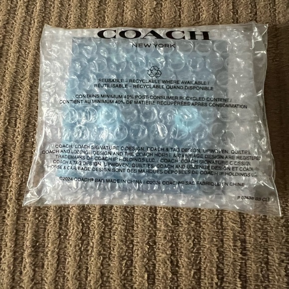 Coach Open Circle Stone Stud Earrings NWT w/packaging - Picture 3 of 4